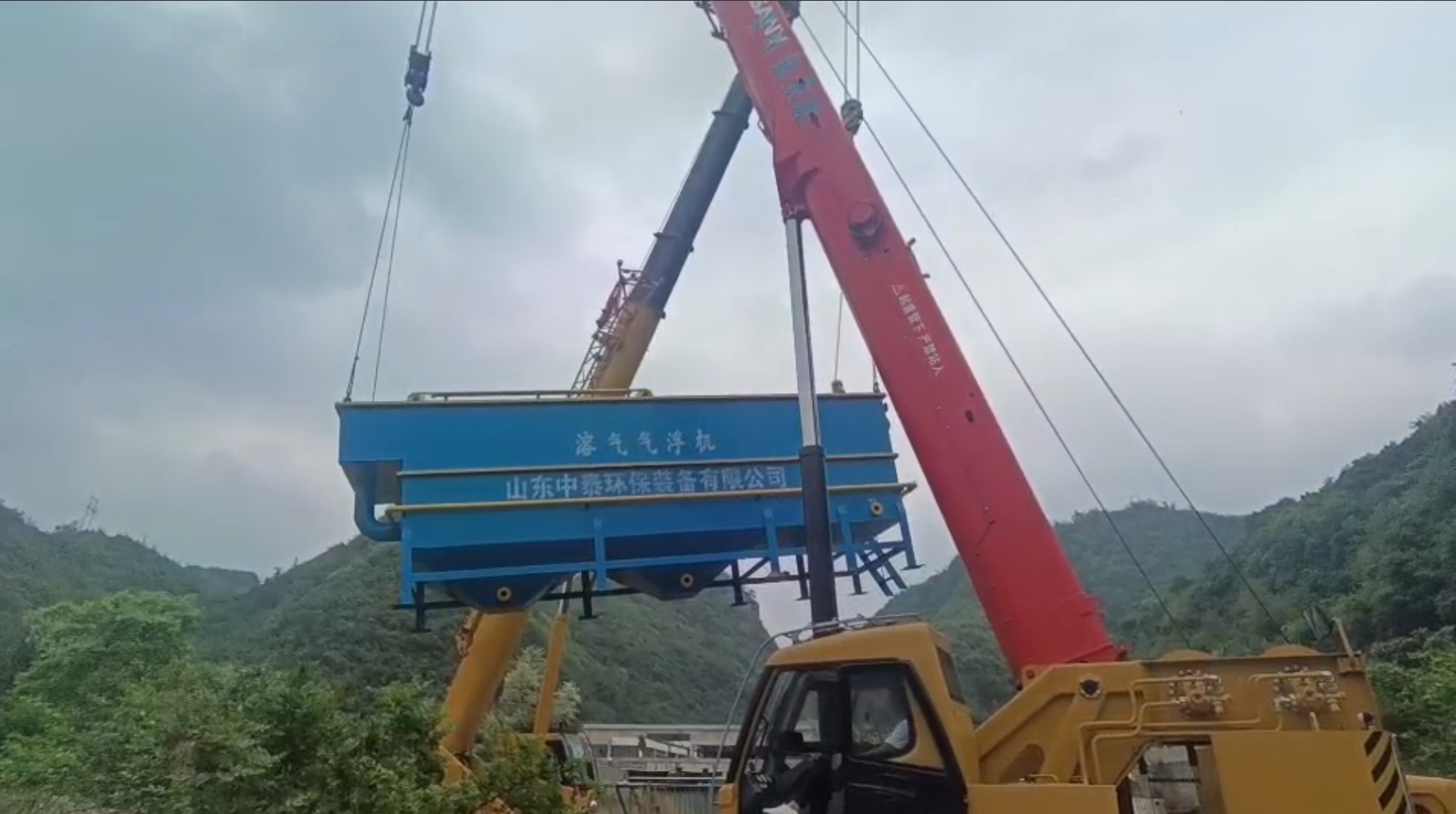 氣浮機(jī)，高效氣浮機(jī)，溶氣氣浮機(jī)，氣浮機(jī)安裝現(xiàn)場(chǎng)